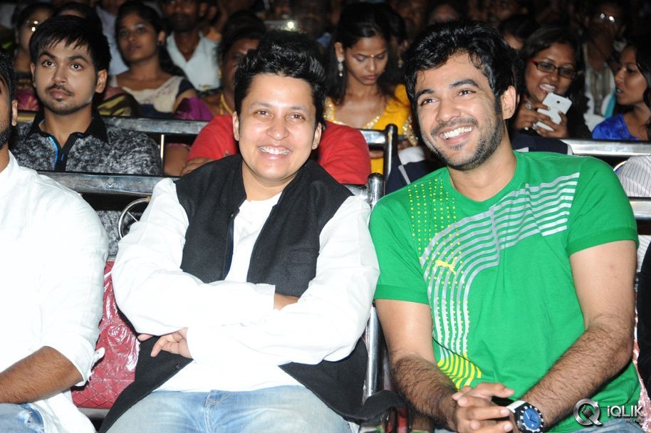 Undhile-Manchi-Kalam-Mundhu-Mundhuna-Movie-Audio-Launch